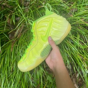Nike Foamposite “Volt” Size 12